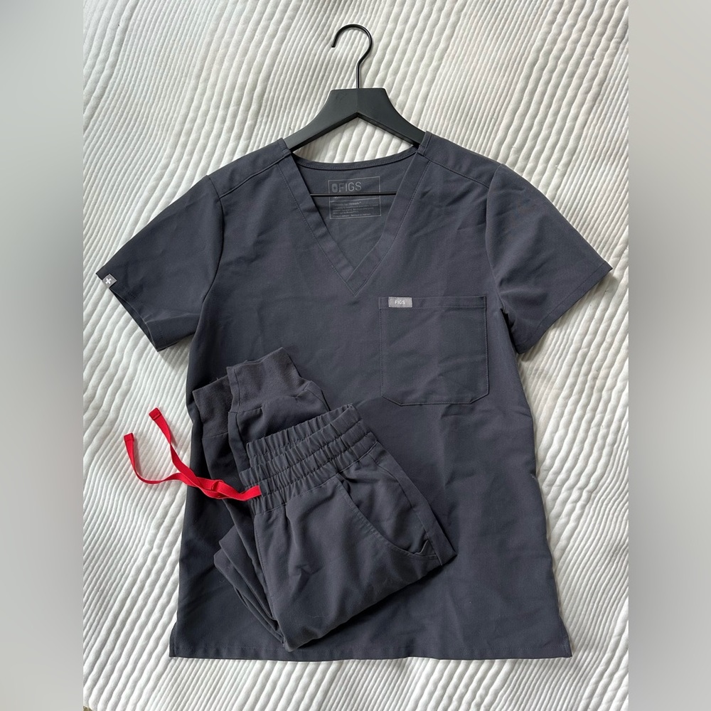 NWOT - Figs charcoal grey scrubs set - top & bottom